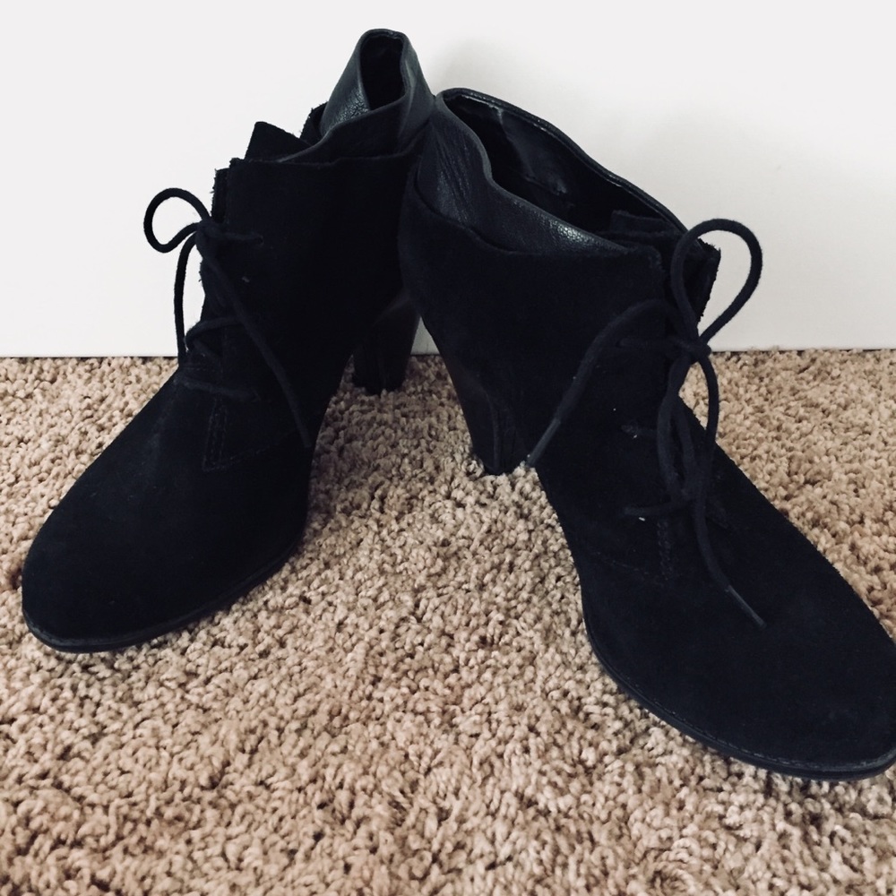 👠 Kenneth Cole Reaction Lace-Up Booties - Picture 5 of 5
